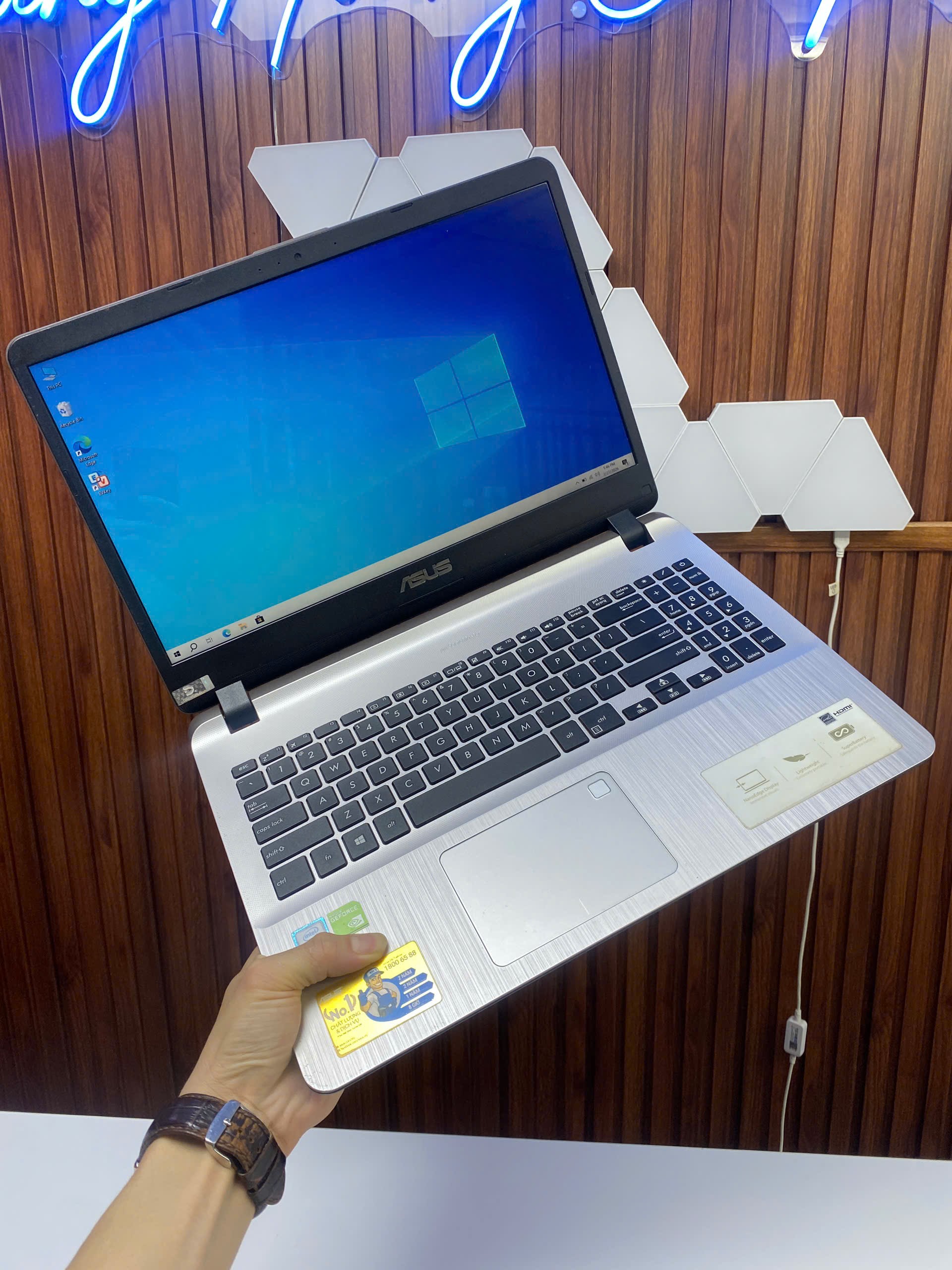 Asus X505UF | I5-8250U | Ram 8G | SSD 240G | Vga Nvidia Mx 130 2G | LCD 15.6