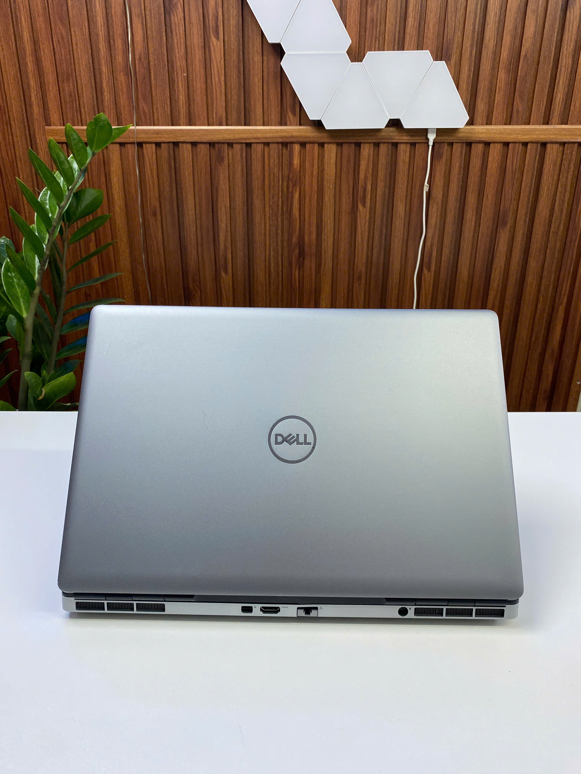 Dell Precision 7550 | I7-11850H | Ram 16G | SSD Nvme 512G | Vga RTX A2000 4G | LCD 15.6