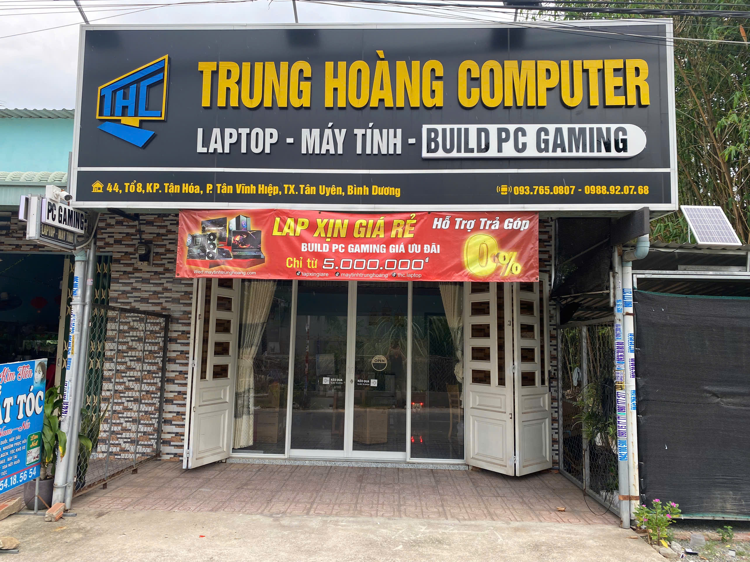 Trải Nghiệm Mua Sắm Đỉnh Cao tại Cửa Hàng Máy Tính Sách Tay Trung Hoàng Computer