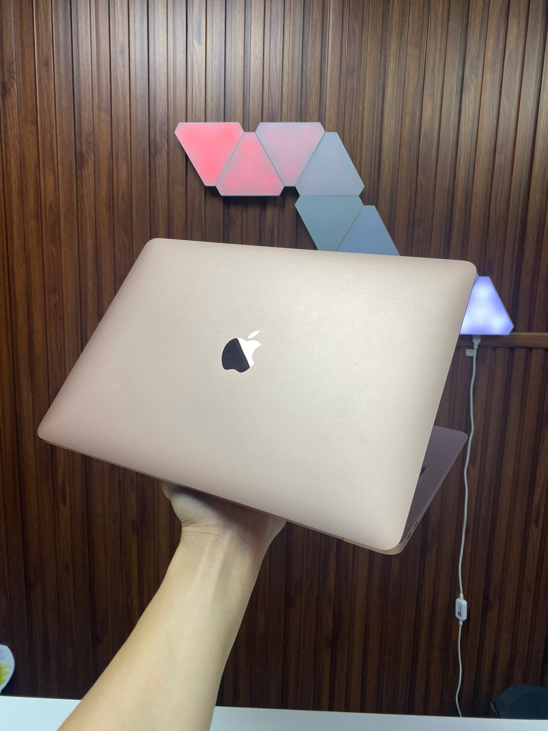 Macbook Air 2019 RoseGold | Core I5  | Ram 8G | SSD 128G | Pin 2h30  | LCD 13.3