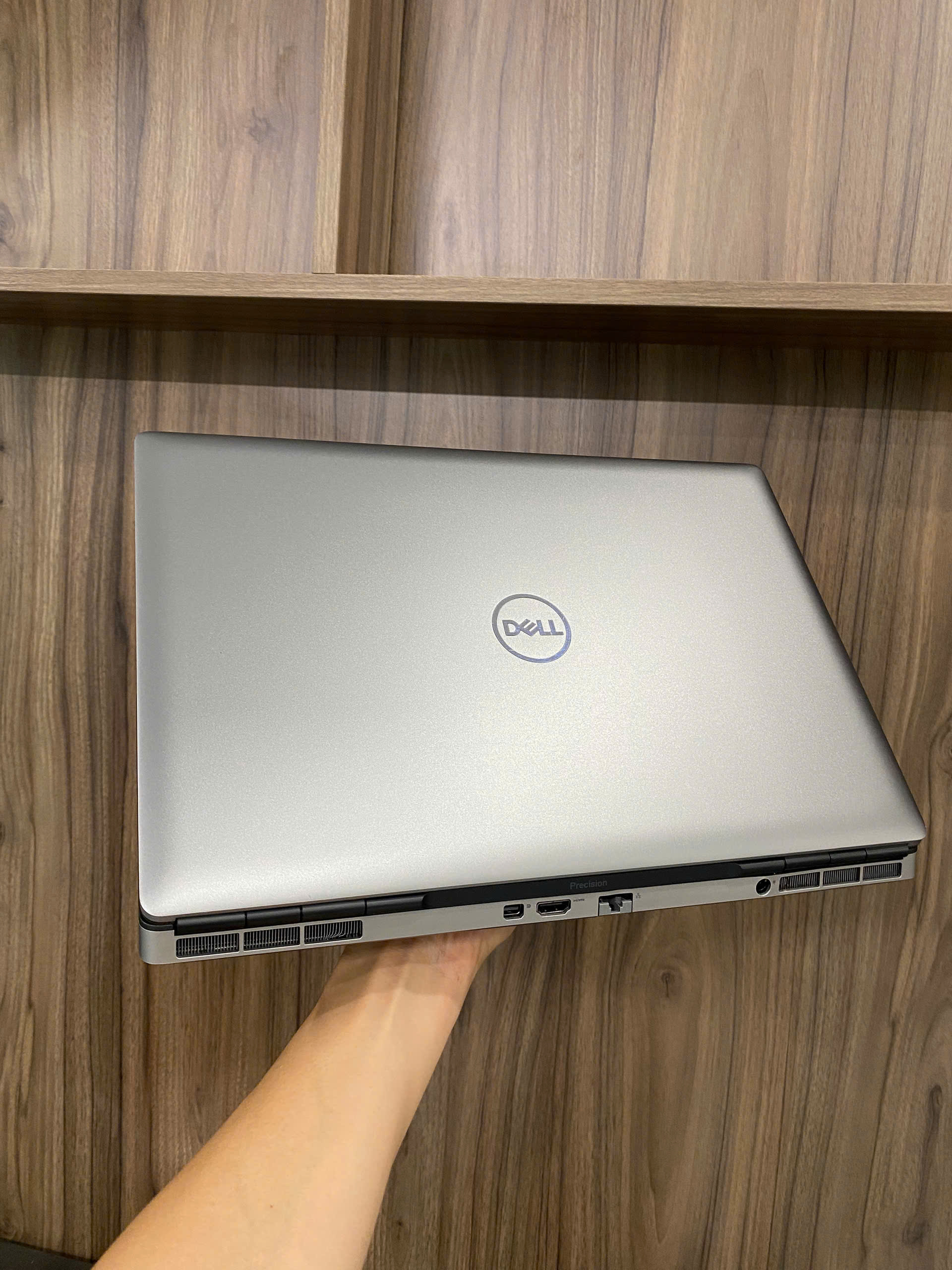 Dell Precision 7560 | Xeon W-1185M | Ram 32G | SSD 1TB | Vga RTX A4000 8G | LCD 15.6